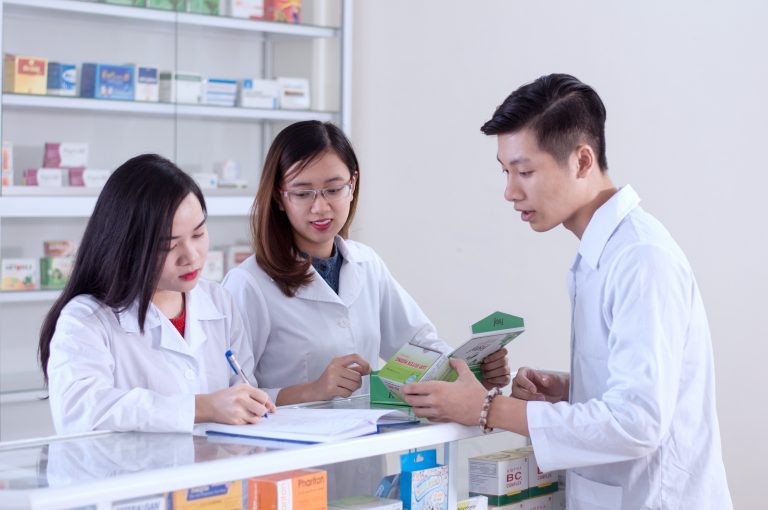 Những điều cần biết về nghề Dược