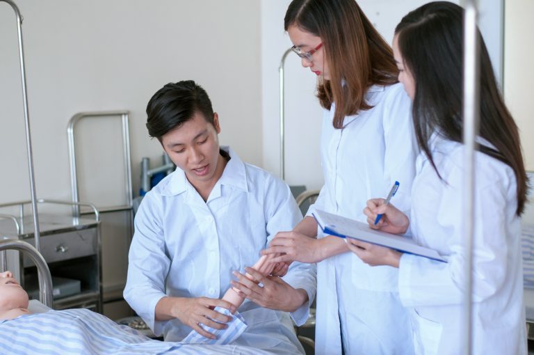 Học Văn bằng 2 Cao đẳng Hộ sinh có được cấp bằng chính quy không?